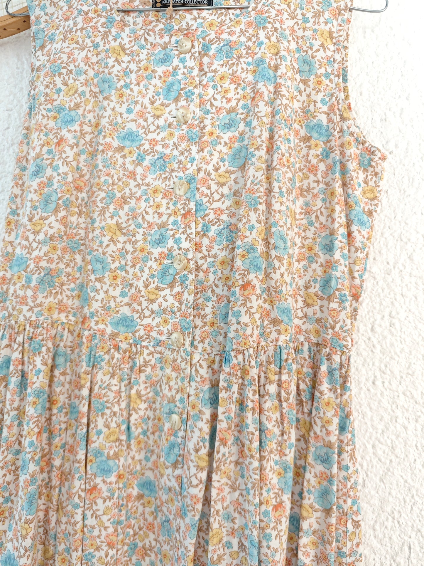 Robe fleurie orange et bleue