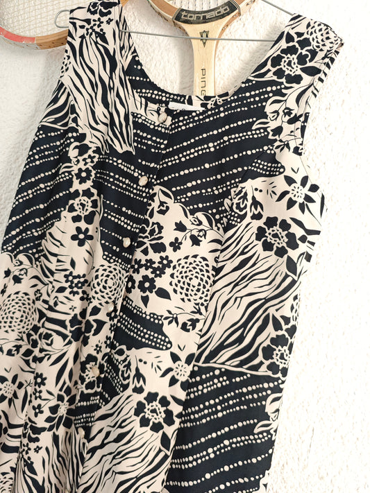Robe bleue foncée