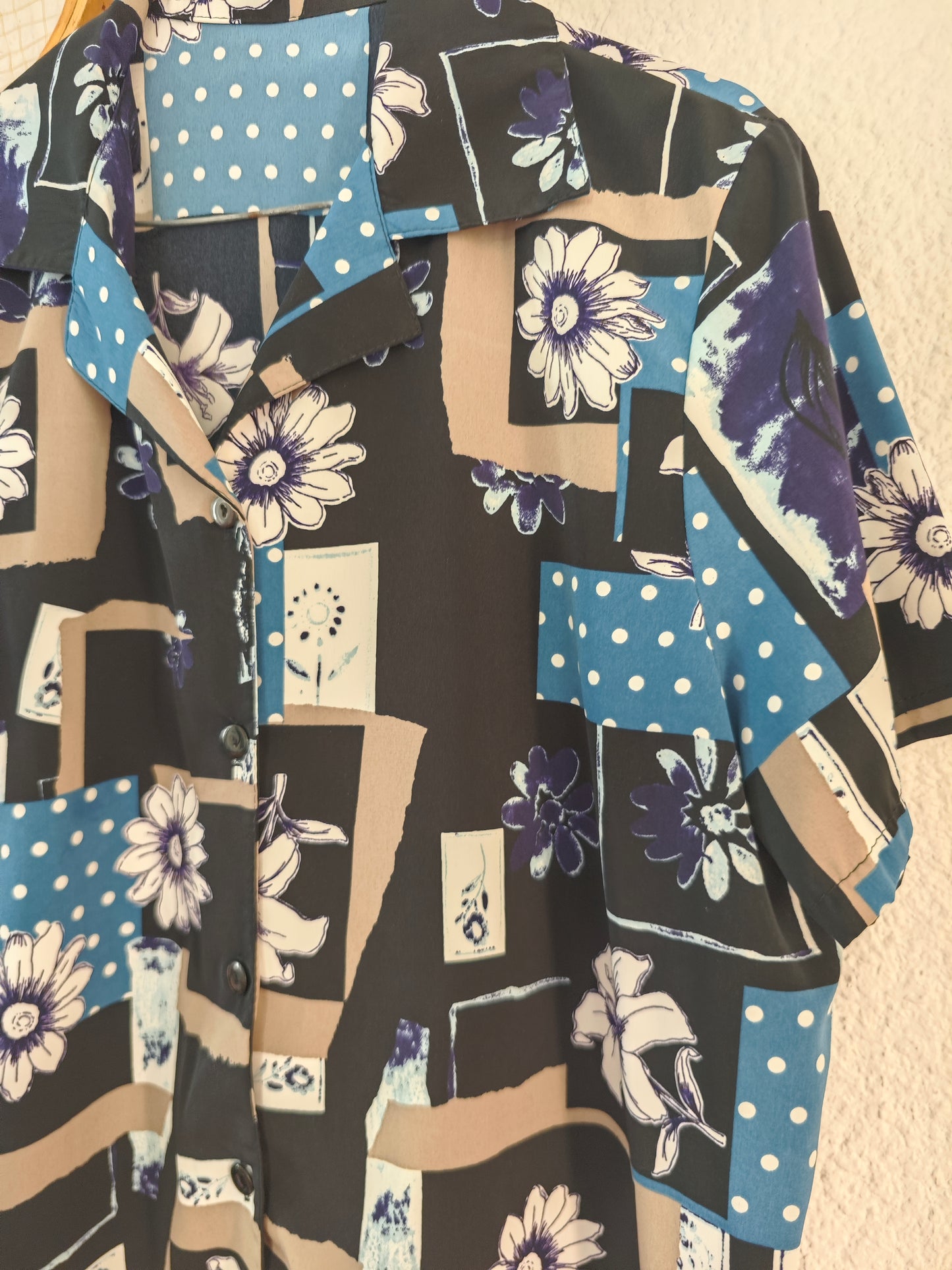 Chemise fleurs et pois