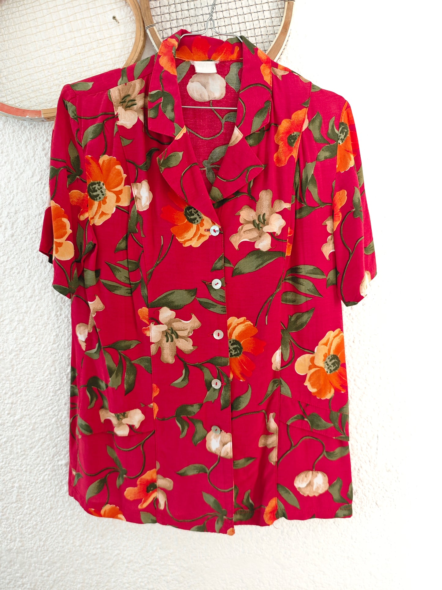 Chemise fleurs rouge