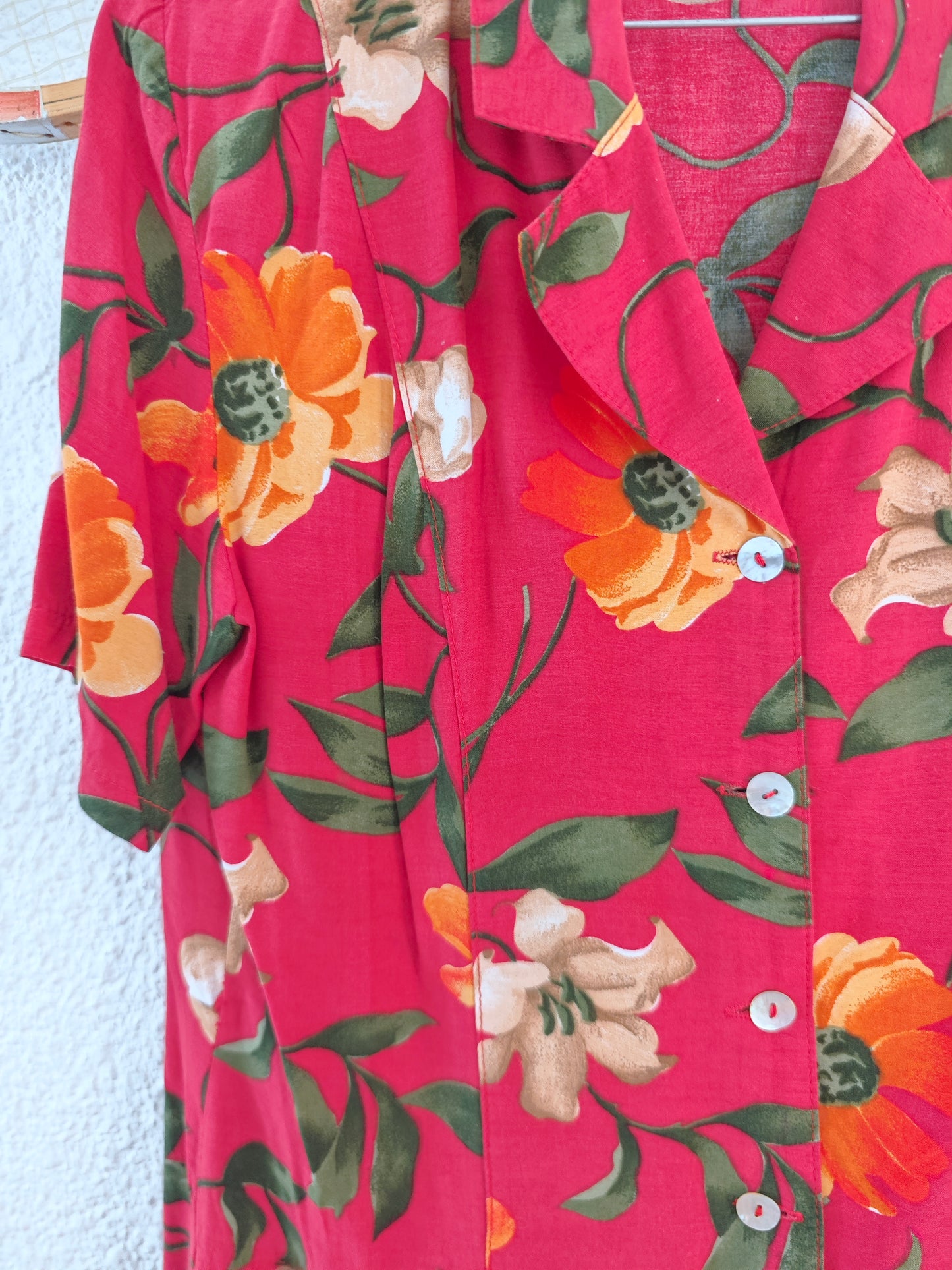 Chemise fleurs rouge