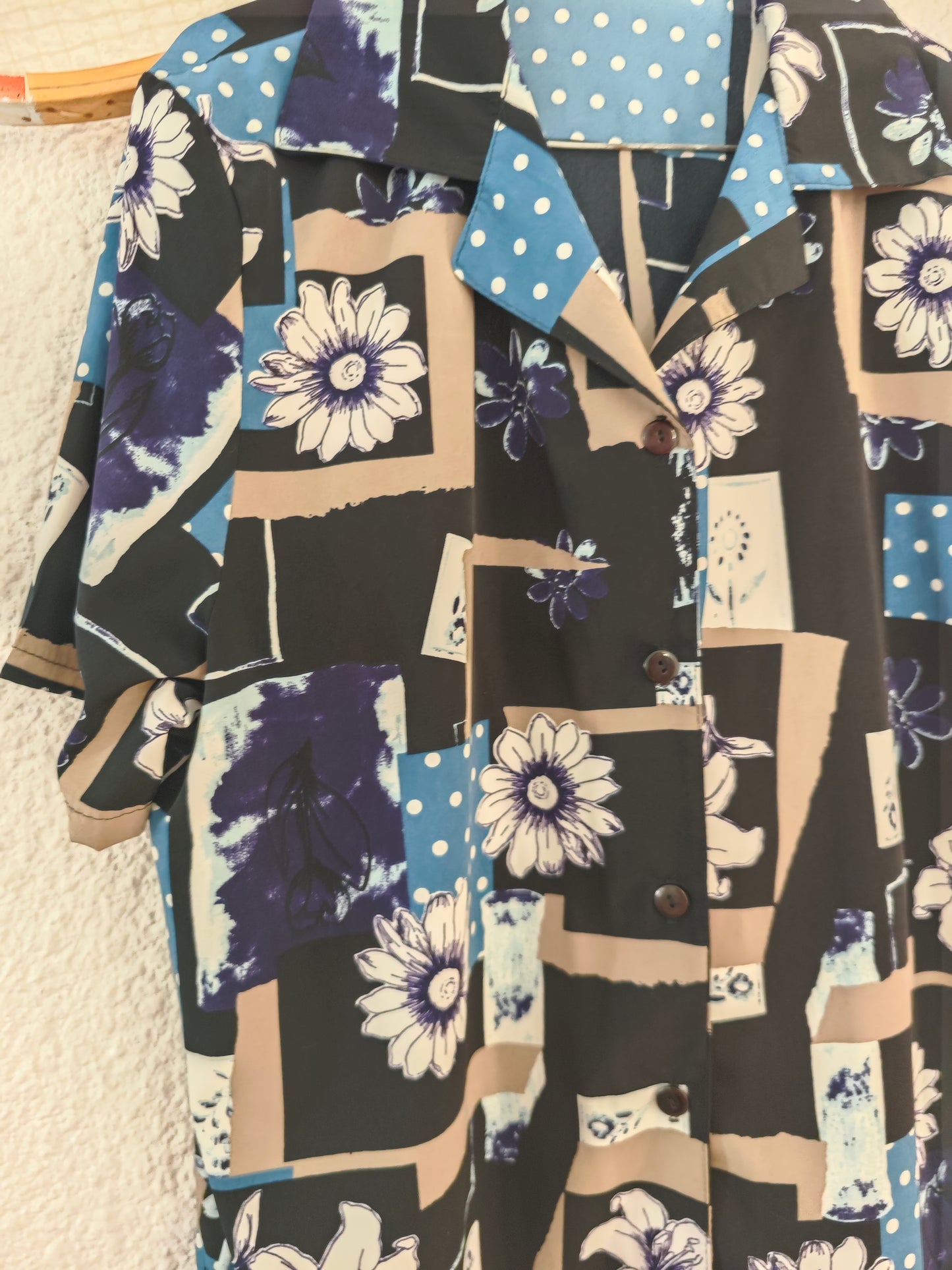 Chemise fleurs et pois