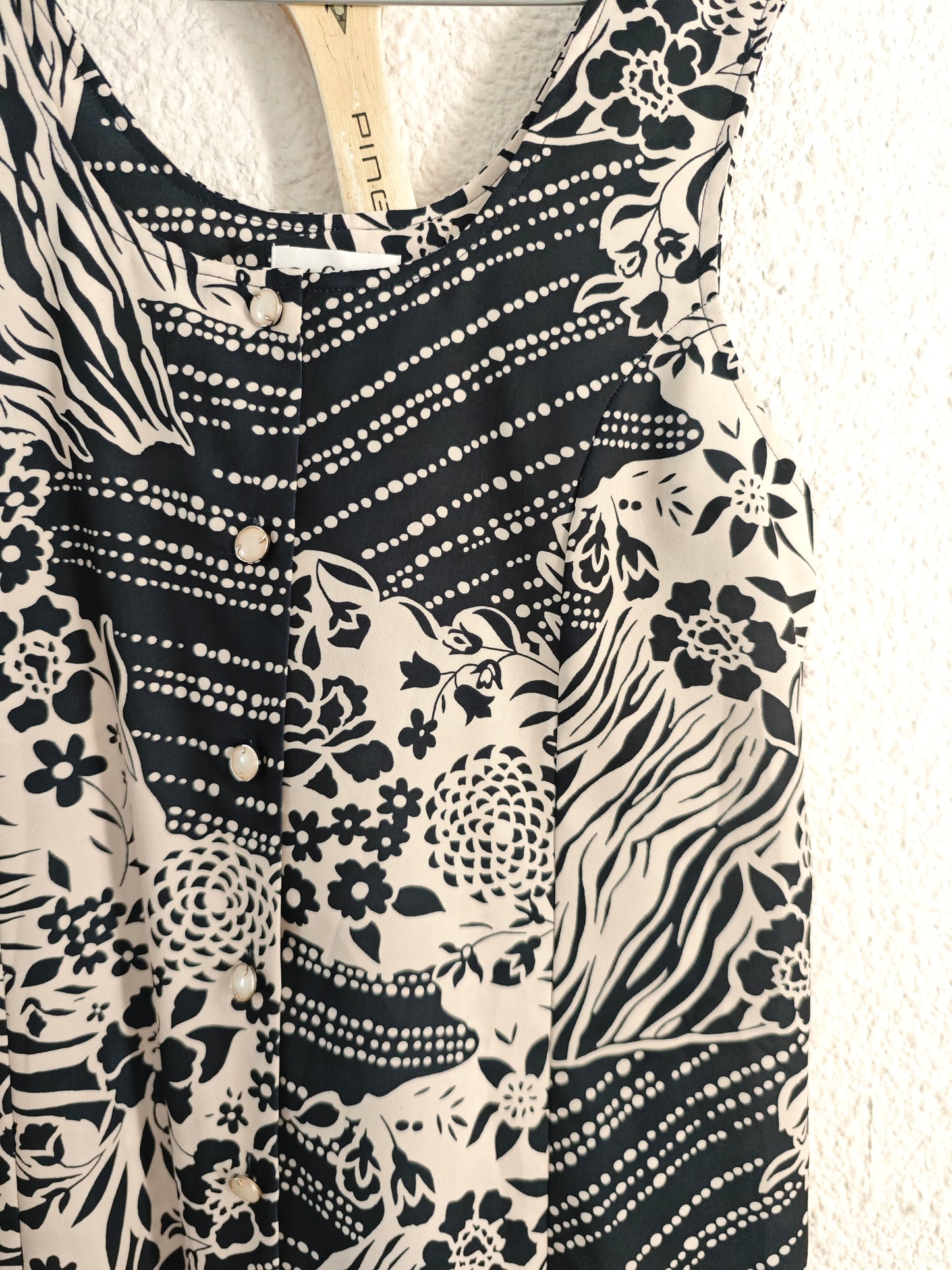 Robe bleue foncée
